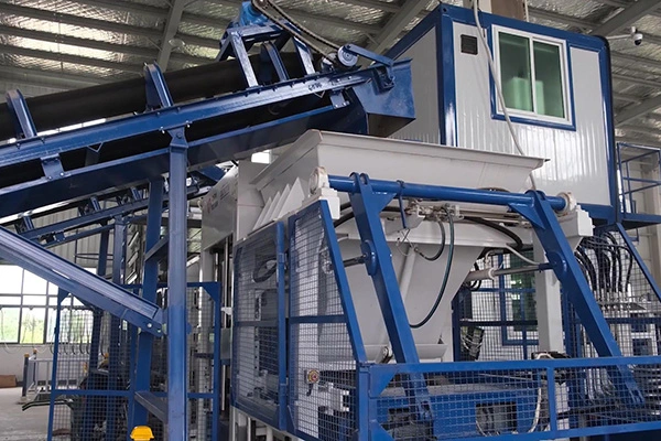 Машина для производства бетонных блоков