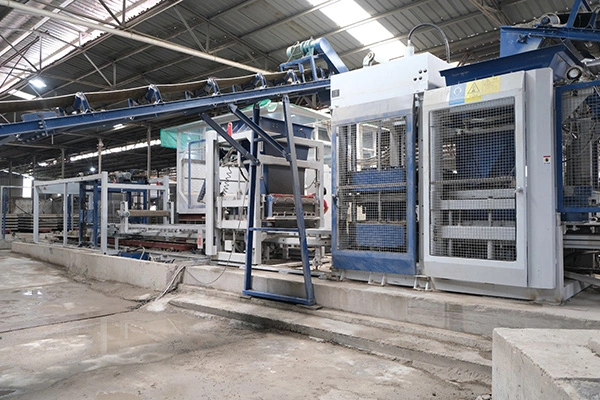 Машина для производства бетонных блоков