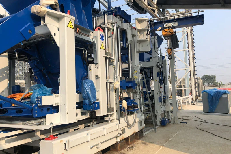 Машина для производства блоков с замковым соединением