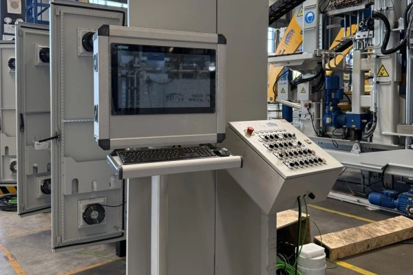 Полностью автоматическая машина для изготовления блоков