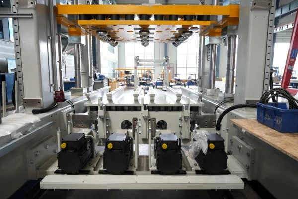 Полностью автоматическая машина для изготовления блоков