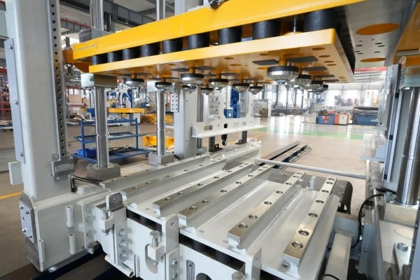 Полностью автоматическая машина для изготовления блоков