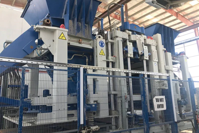 Машина для производства больших досок с одним поддоном